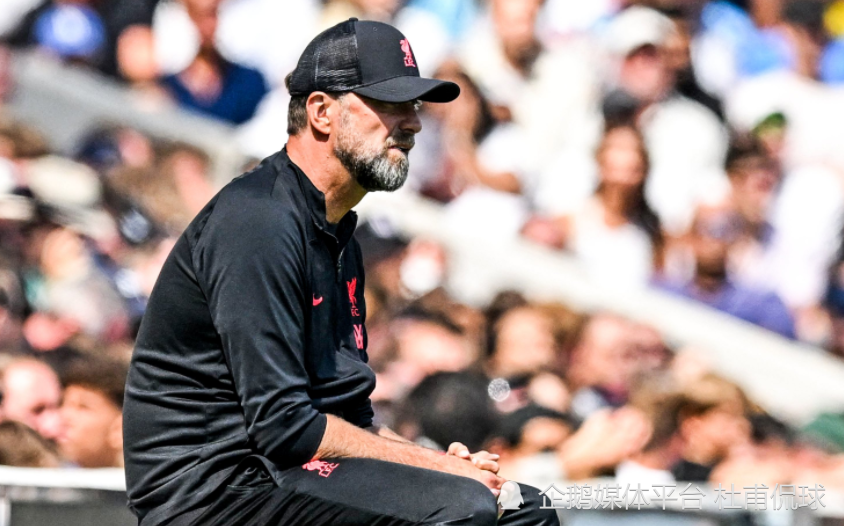 河南决战国安！三位久违强援露面，王刚单独挑大梁，新金主现场督战