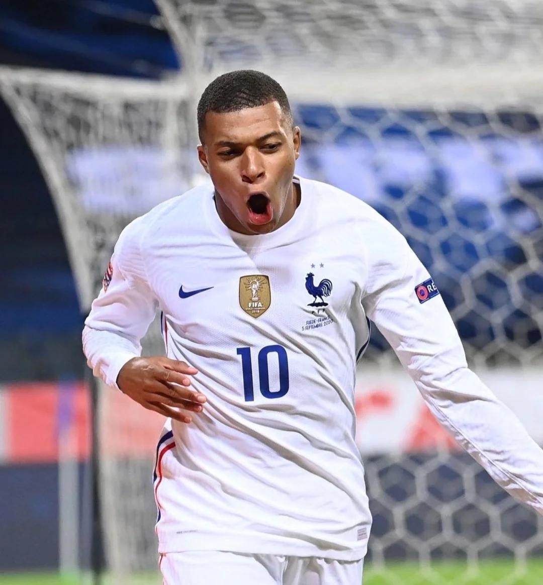 “湘超”短剧《我在野生球场当门神》开机，预计12月中旬上线