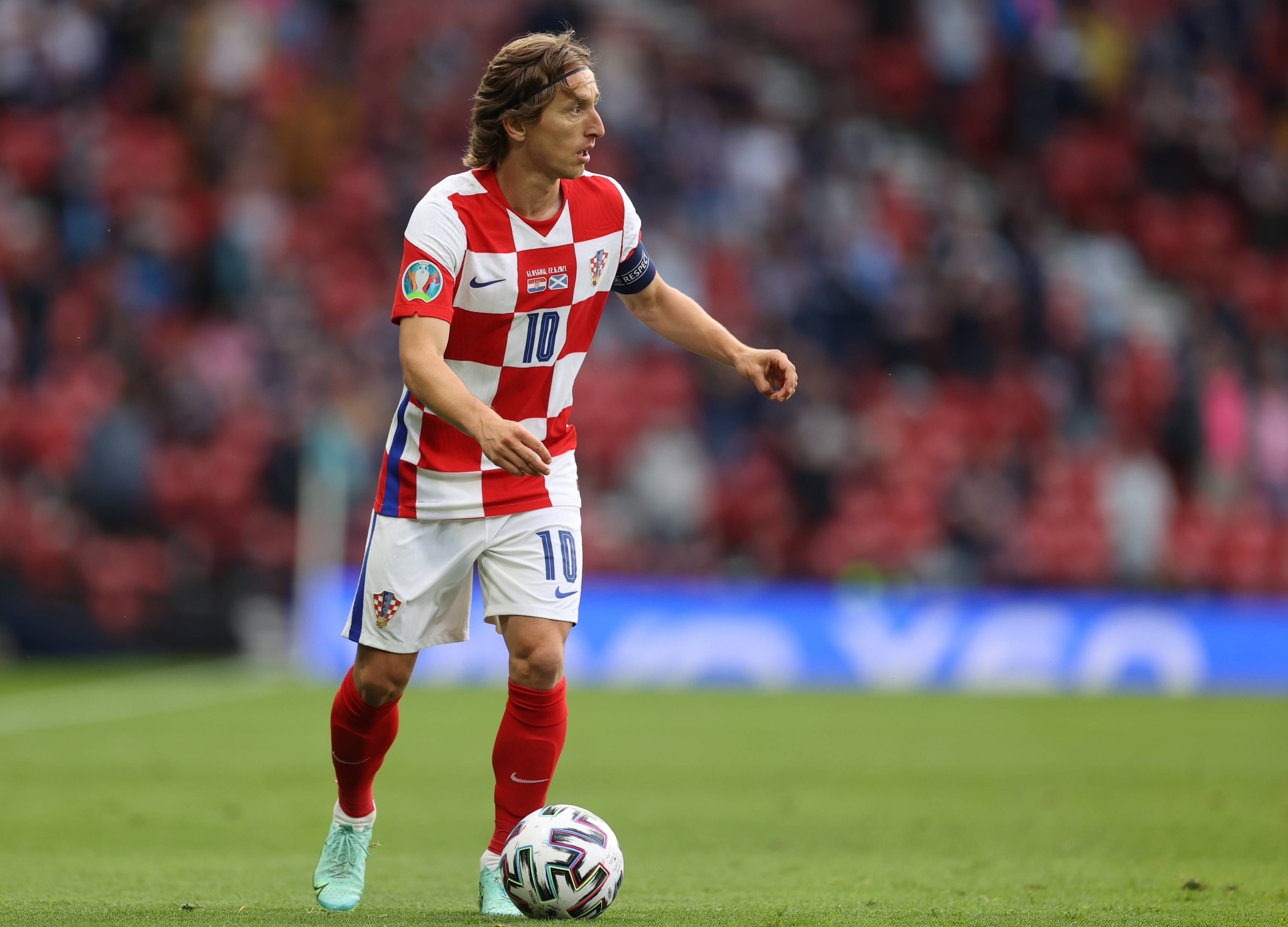 徐根宝：希望海港给国足输送更好的球员 我们的目标是世界杯