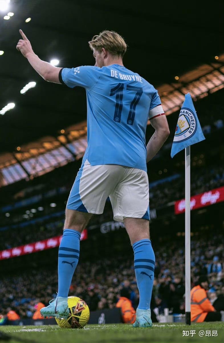 记者：吉乌今天飞往桑德兰，未来24小时内接受体检