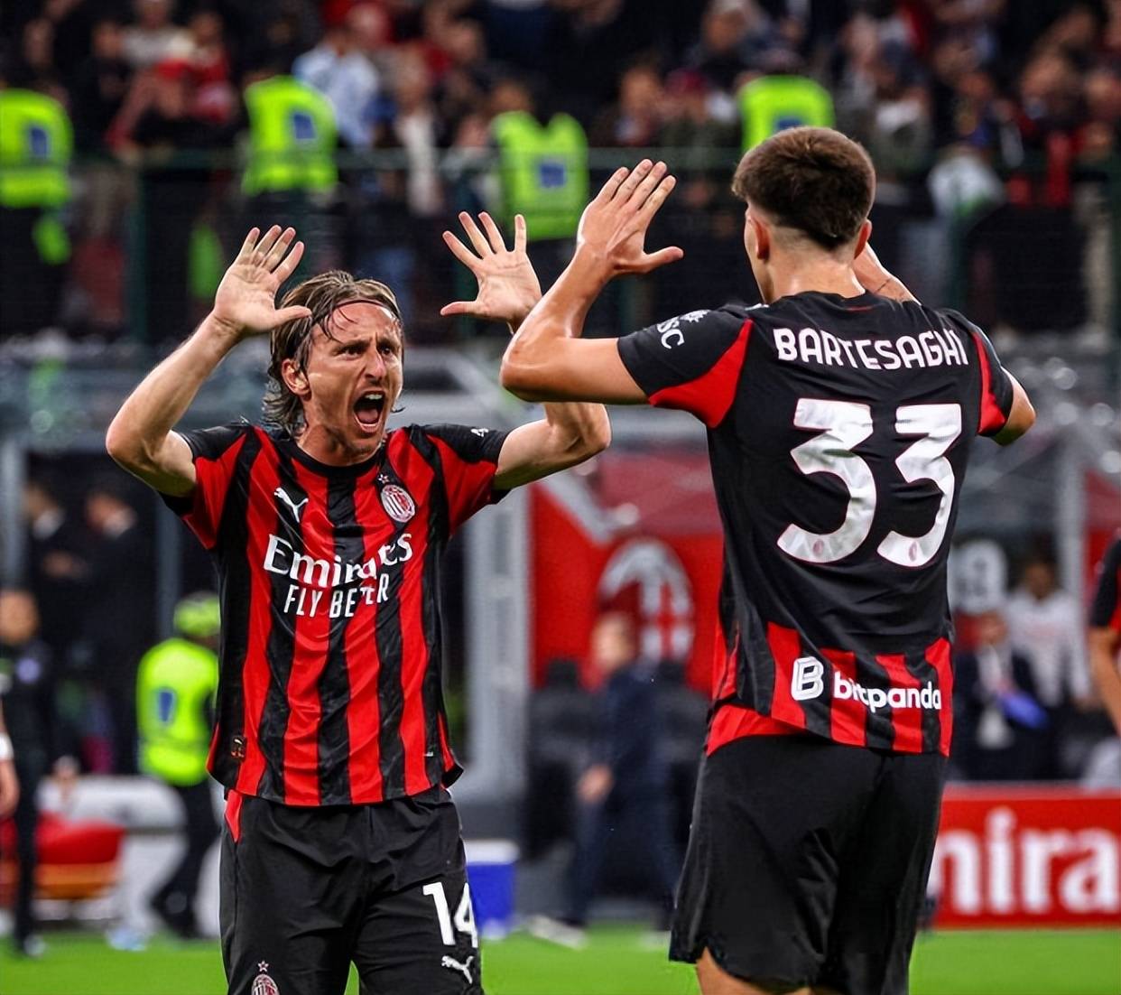 今天是北京时间2025年12月10日星期三，欢迎收看早报！