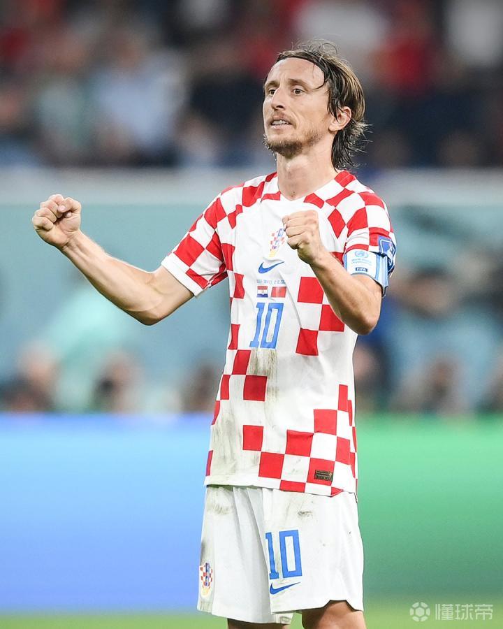 足球世界杯新增三座临时球场，应对球迷增长